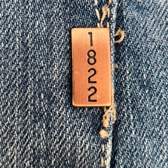 1822 Denim Women’s Two Toned Raw Hem Mini Jean Skirt Size 6 - Picture 8 of 8